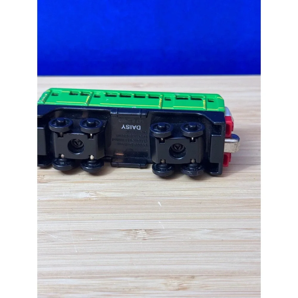 Thomas & Friends Take-Along Daisy Diesel Railcar Green Magnetic Engine 2008